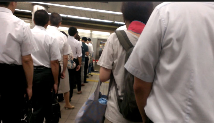 本物の痴漢現場へ潜入　〜伝説の大坂編〜 