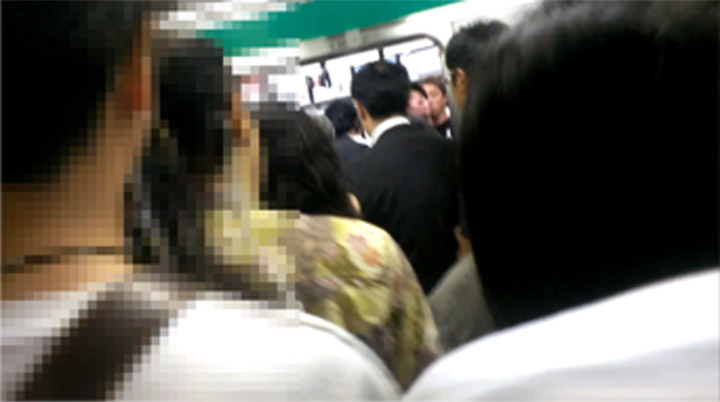 本物の痴漢現場へ潜入　〜完全素人の盗撮映像〜